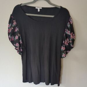 Floral Sleeve Black Top Maurices Xl